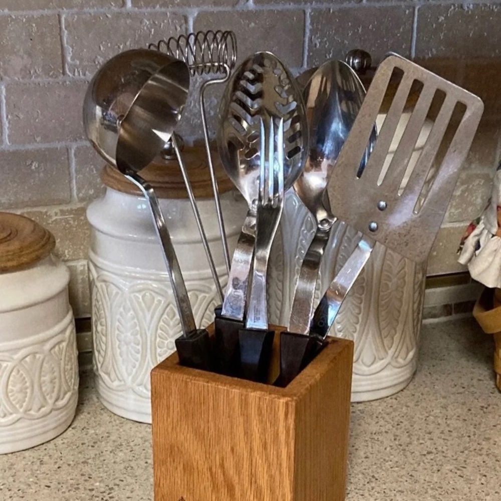 7pc Cutco Utensil Set w Holder